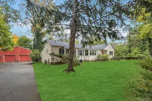 89 Van Brunt Manor Rd, Setauket, NY 11733 - Photo 9