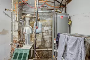 89-06 175th St, Jamaica, NY 11432 - Photo 25