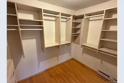 19 Carriage Road, Roslyn, NY 11576 - Photo 9