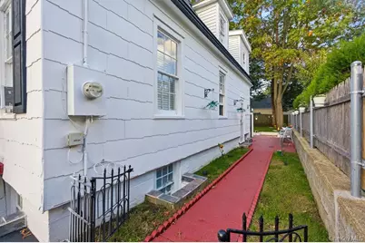 65 Bedford Avenue, Westbury, NY 11590 - Photo 19