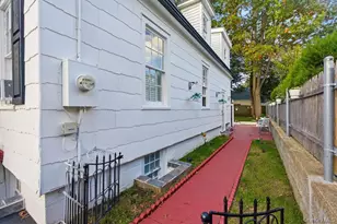 65 Bedford Ave, Westbury, NY 11590 - Photo 19