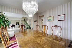 26 Woods Dr, East Hills, NY 11576 - Photo 9