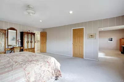 26 Woods Drive, East Hills, NY 11576 - Photo 25