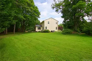 26 Woods Dr, East Hills, NY 11576 - Photo 31