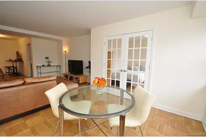 235 Garth Road #D5E, Scarsdale, NY 10583 - Photo 21