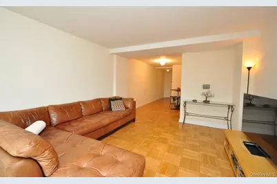 235 Garth Road #D5E, Scarsdale, NY 10583 - Photo 17