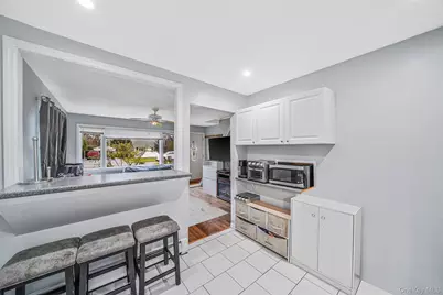 302 Auborn Avenue, Shirley, NY 11967 - Photo 5