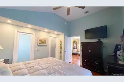 2905 Ocean Avenue, Seaford, NY 11783 - Photo 23