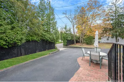 305 Terry Road, Smithtown, NY 11787 - Photo 9