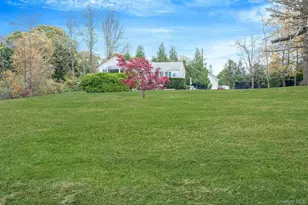 305 Terry Rd, Smithtown, NY 11787 - Photo 5