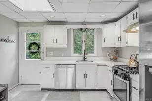 305 Terry Rd, Smithtown, NY 11787 - Photo 15