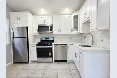 42 Oak Drive, Riverhead, NY 11901 - Photo 9