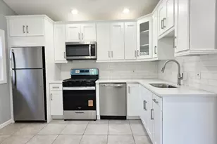 42 Oak Dr, Riverhead, NY 11901 - Photo 9