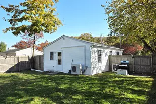 42 Oak Dr, Riverhead, NY 11901 - Photo 15