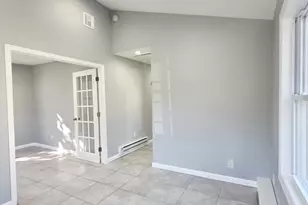 42 Oak Dr, Riverhead, NY 11901 - Photo 5