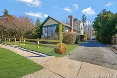 35 Washington Avenue, Greenport, NY 11944 - Photo 3