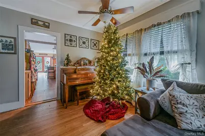 35 Washington Avenue, Greenport, NY 11944 - Photo 9