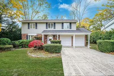 28 Glacier Drive, Smithtown, NY 11787 - Photo 3