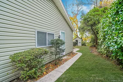 28 Glacier Drive, Smithtown, NY 11787 - Photo 33