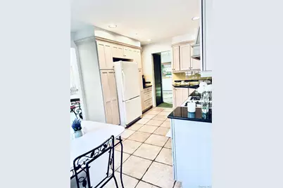 14 Christa Court, Huntington, NY 11743 - Photo 3