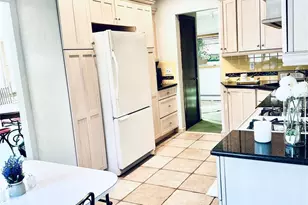 14 Christa Ct, Huntington, NY 11743 - Photo 3