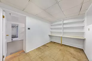 215 E 235th St, Bronx, NY 10470 - Photo 39