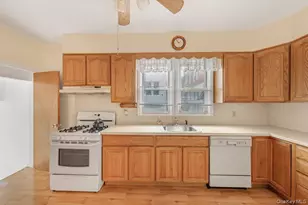 215 E 235th St, Bronx, NY 10470 - Photo 7