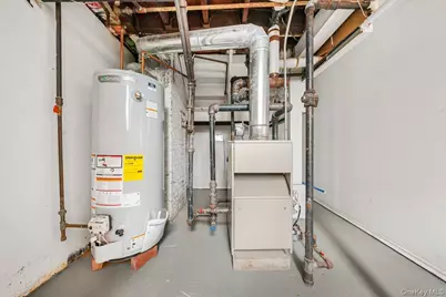 215 East 235th Street, Bronx, NY 10470 - Photo 41