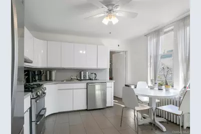 46 Meadow Lane, New Rochelle, NY 10805 - Photo 13