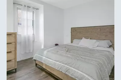 46 Meadow Lane, New Rochelle, NY 10805 - Photo 17