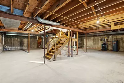 62 Sabine Road, Oyster Bay, NY 11791 - Photo 23