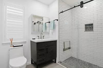 60 Herrels Circle, Melville, NY 11747 - Photo 19