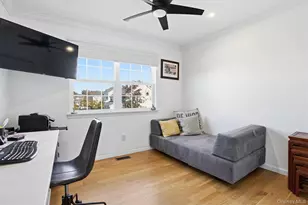 60 Herrels Cir, Melville, NY 11747 - Photo 17