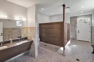 60 Herrels Cir, Melville, NY 11747 - Photo 35