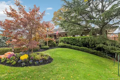 96 Acorn Ponds Drive, Roslyn, NY 11576 - Photo 31