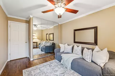 96 Acorn Ponds Drive, Roslyn, NY 11576 - Photo 21