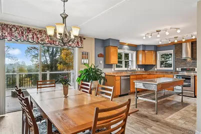 2775 W Creek Avenue, Cutchogue, NY 11935 - Photo 7