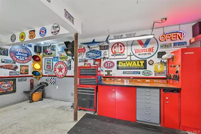 2775 W Creek Avenue, Cutchogue, NY 11935 - Photo 21