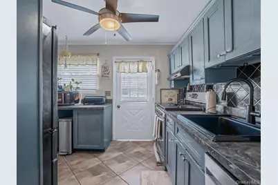 121 S 30th Street, Wyandanch, NY 11798 - Photo 11