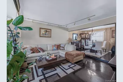 121 S 30th Street, Wyandanch, NY 11798 - Photo 5