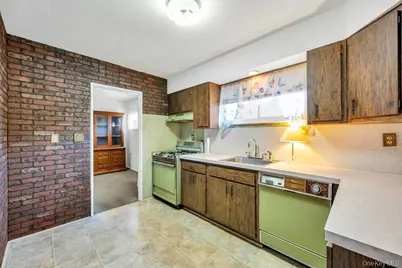 4 Hope Drive, Plainview, NY 11803 - Photo 19