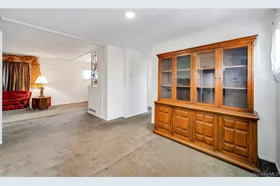 4 Hope Drive, Plainview, NY 11803 - Photo 11