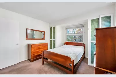 4 Hope Drive, Plainview, NY 11803 - Photo 13