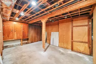 4 Hope Dr, Plainview, NY 11803 - Photo 25