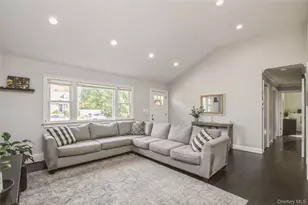 1692 Feureisen Ave, Bohemia, NY 11716 - Photo 17