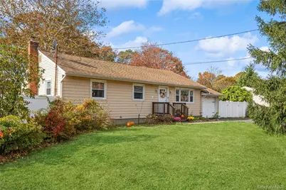 1692 Feureisen Avenue, Bohemia, NY 11716 - Photo 5