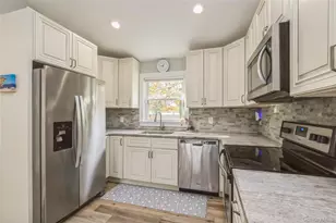 1692 Feureisen Ave, Bohemia, NY 11716 - Photo 15