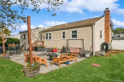 1692 Feureisen Avenue, Bohemia, NY 11716 - Photo 11