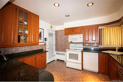 891 School Drive, Baldwin, NY 11510 - Photo 13