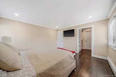 360 Woodside Avenue, Bellport, NY 11713 - Photo 17